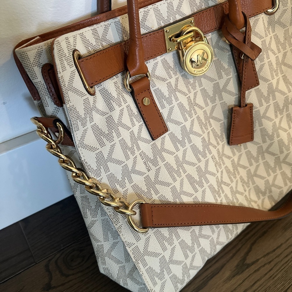 Michael Kors Large Hamilton Logo Tote with Monogram Print - Picture 2 of 4